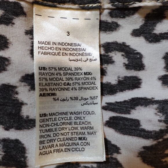 Chicos Blouse Women 3 US 16/18 XL Leopard Animal Print Button Up Mob Wife Office - Picture 7 of 11